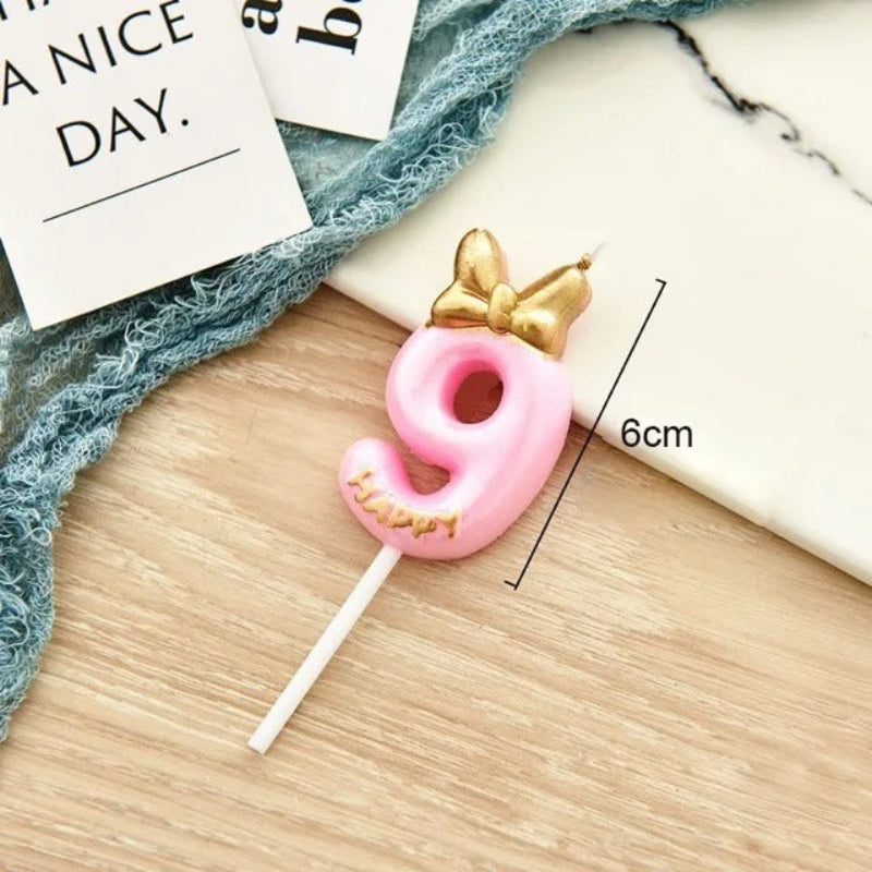 Bougie Chiffre Rose Girly et Chic, le chiffre est le numéro 9.