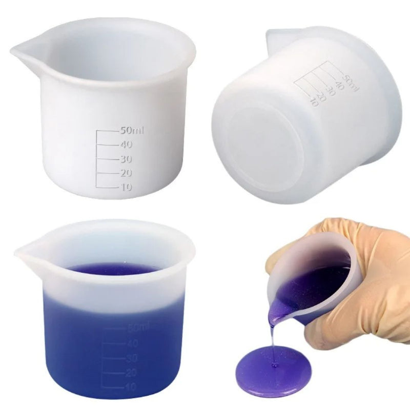 Matériel Bougie Ensemble Pot Verseur en Silicone, en lot de 3 et sur fond blanc.
