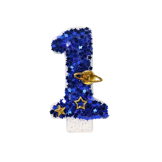 Bougie Anniversaire Chiffre Bleue Galaxie Or, sur fond blanc.