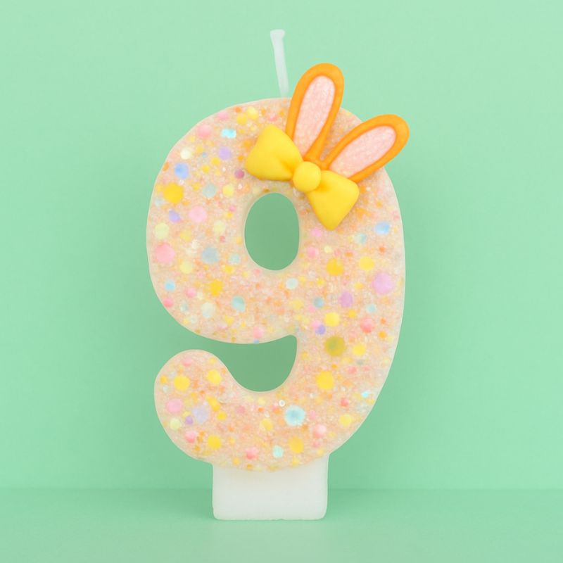 Bougie Anniversaire Douce Fantaisie, le chiffre représenté est le 9 et sur fond vert.