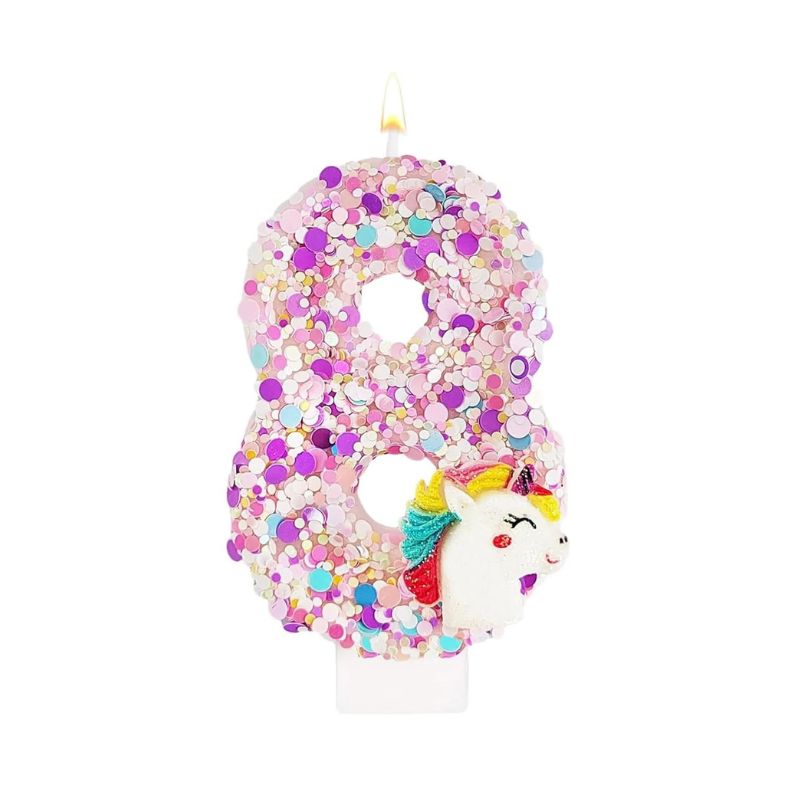 Bougie Anniversaire Licorne Explosion de Paillettes, le chiffre de la bougie est le 8. De couleur rose et sur fond blanc.