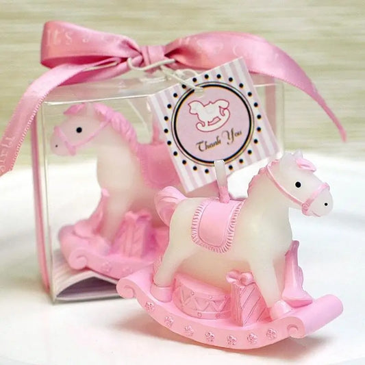 Bougie Baby Shower Cheval à Bascule Pack 10 pièces, de couleur rose et sur fond beige clair.