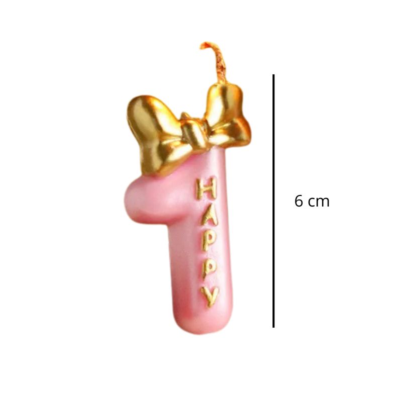Bougie Chiffre Rose Girly et Chic, avec sa dimension, sur fond blanc et le chiffre de la bougie est le 1.