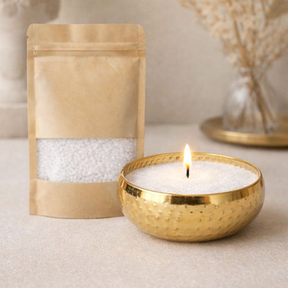 Bougie Cire Perle Blanche bol doré avec recharge en sachet décoration élégante.