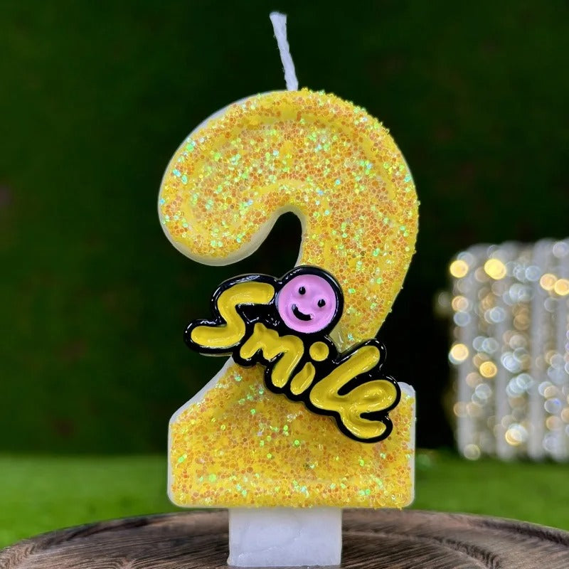 Bougie Fun Jaune Pétillante. Le chiffre est le numéro 2.