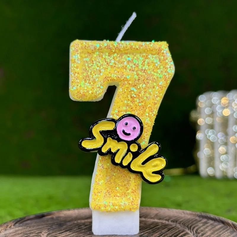 Bougie Fun Jaune Pétillante. Le chiffre est le 7.