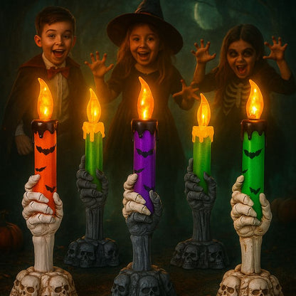 Bougie Halloween Lumière Hantée, de différentes couleurs et avec des enfants en arrière-plan qui sont déguisés pour Halloween.