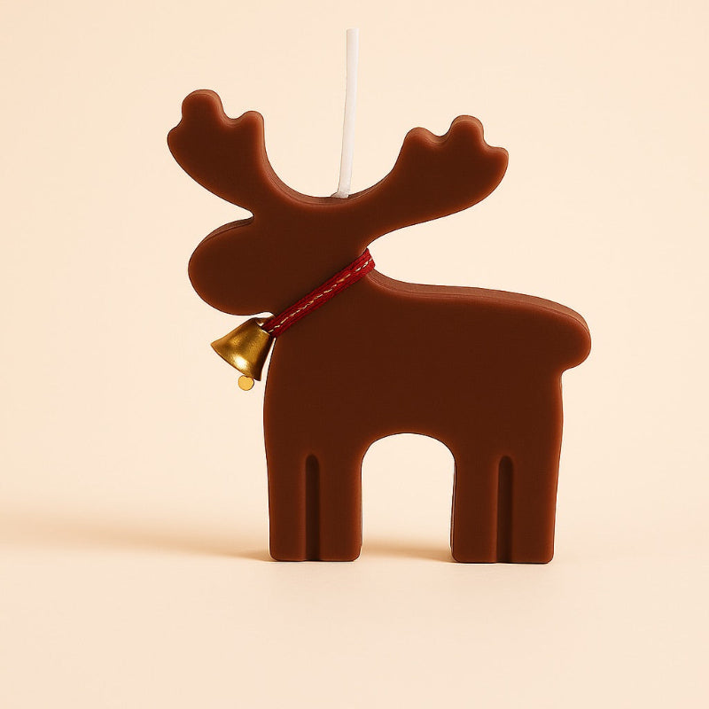 Bougie Noel Féérie du Renne Enchanté, de couleur marron et sur fond beige.