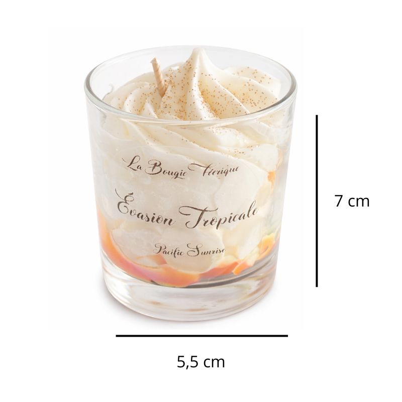 Bougie Parfumée Évasion Tropicale, avec ses dimensions et sur fond blanc.