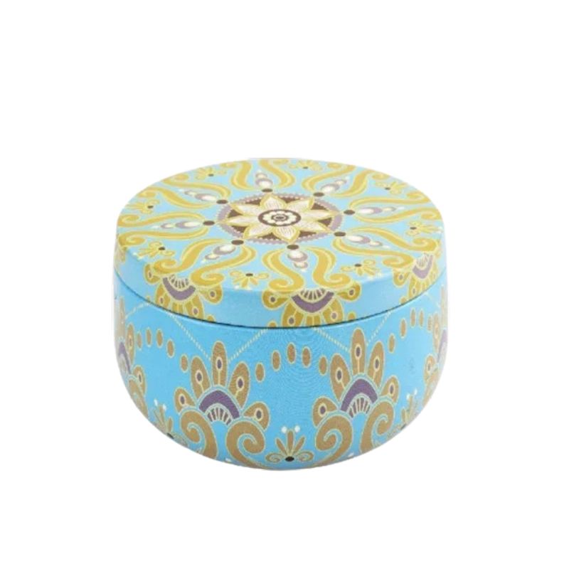 Bougie Parfumée Fleur Sèche Boîte En Fer, de couleur bleu et sur fond blanc.