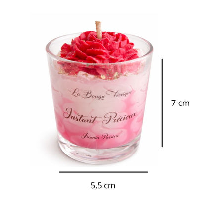 Bougie Parfumée Instant Précieux, avec ses dimensions et sur fond blanc.