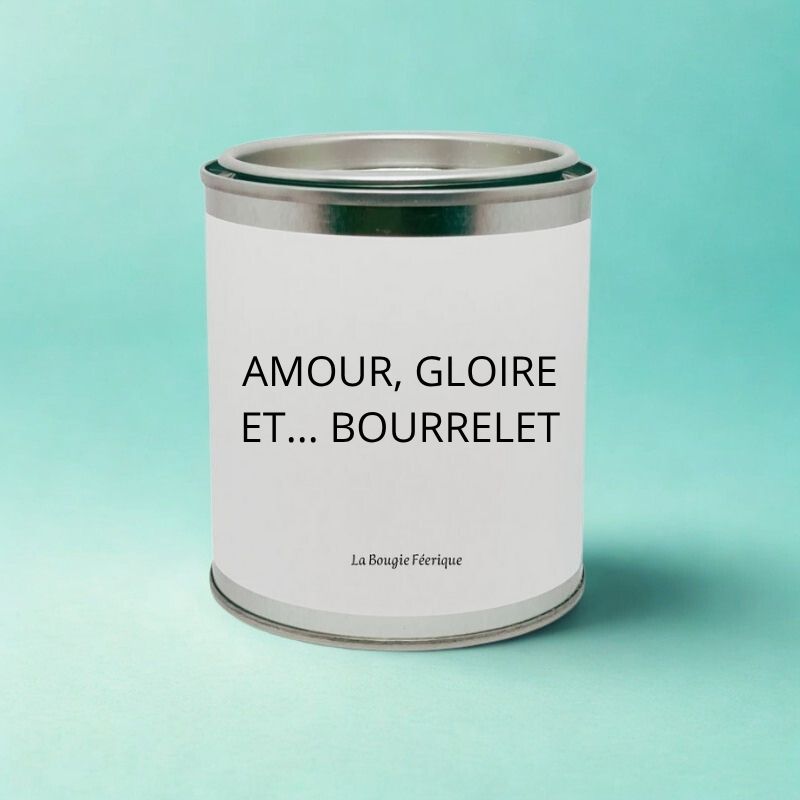 Bougie Personnalisée "Amour Gloire et Bourrelet", on peut y lire le message humoristique et sur fond vert turquoise.