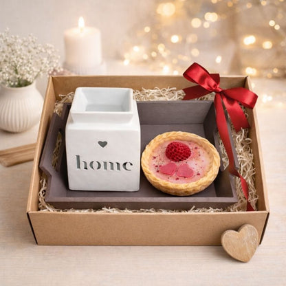 Bougie Saint Valentin Coffret Instant Love, est presenté dans un coffret cadeau effet bohème.