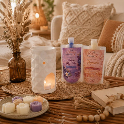Brule Parfum Design Organique accompagné de fondants parfumés et recharges parfumées dans une décoration bohème chic, chaleureuse et élégante.