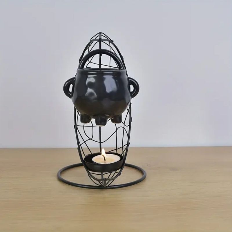 Brule Parfum Noir Rituel Mystique, autre angle de vue de la structure en forme de lune.
