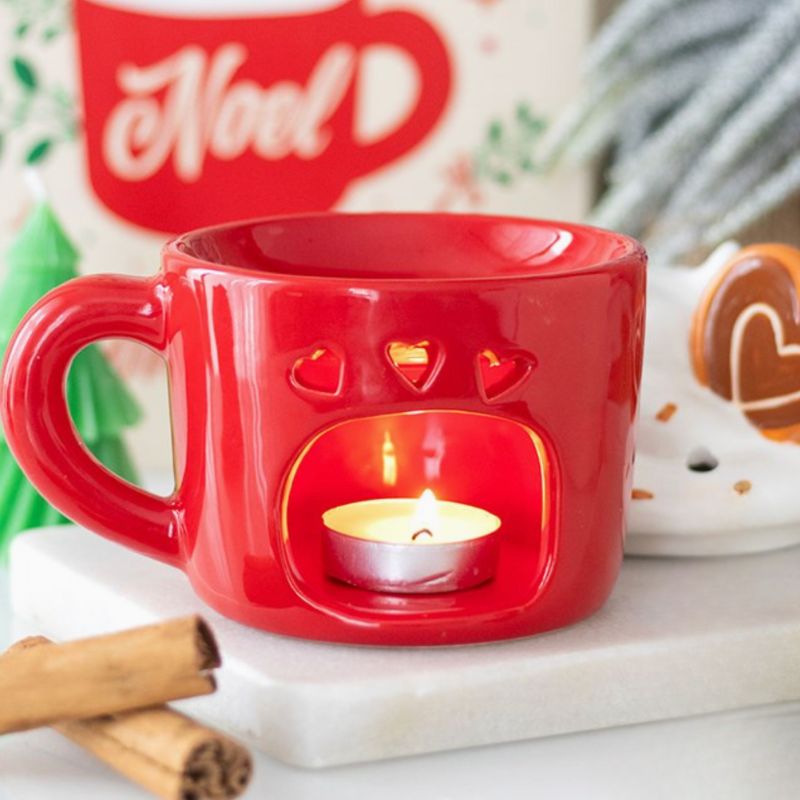 Brule Parfum XL Gourmandise de Noël, le couvercle en forme de chantilly est enlevé et on peut voir le brule bougie avec son fondant. Ambiance festive.