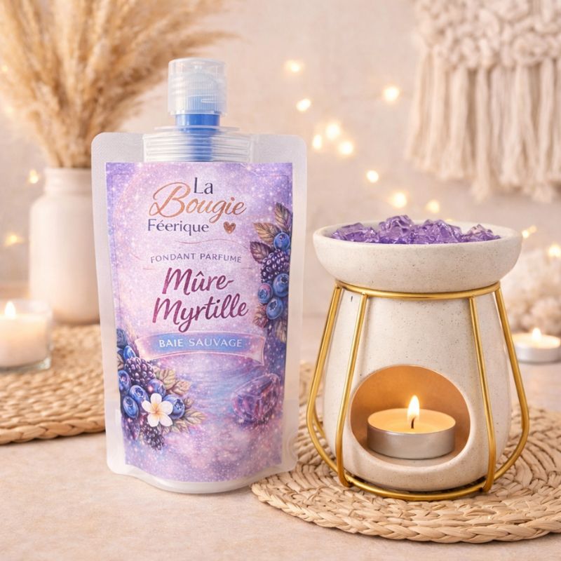 Fondant Parfumé Mûre Myrtille avec brûle-parfum et gel violet, ambiance bohème chic et chaleureuse.