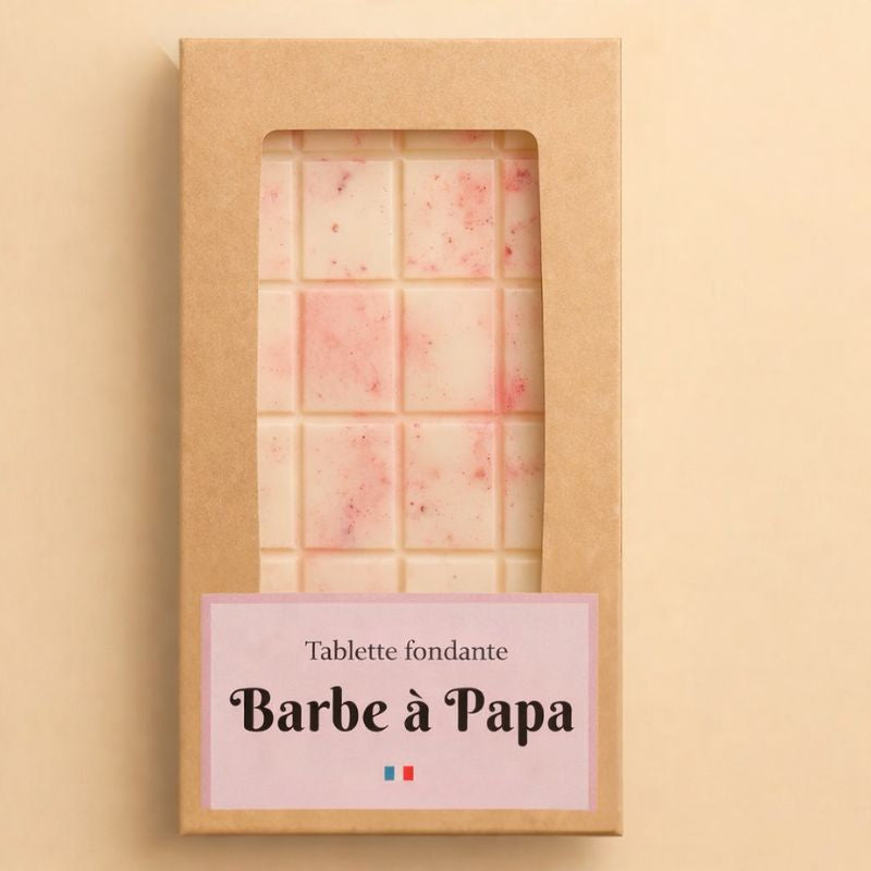 Fondant Parfumé Tablette Barbe à Papa, de couleur beige et rose, en forme de tablette et sur fond beige clair.