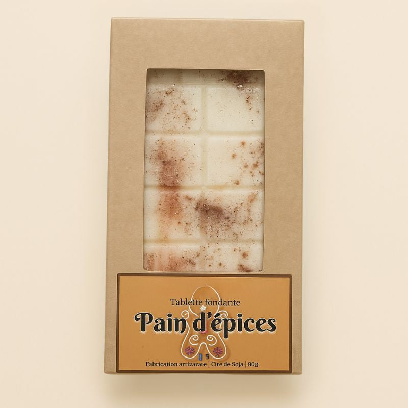 Fondant Parfumé Tablette Pain d'Épices, de couleur beige et dans sa boite de présentation, le parfum est pain d'épices. Sur fond beige.