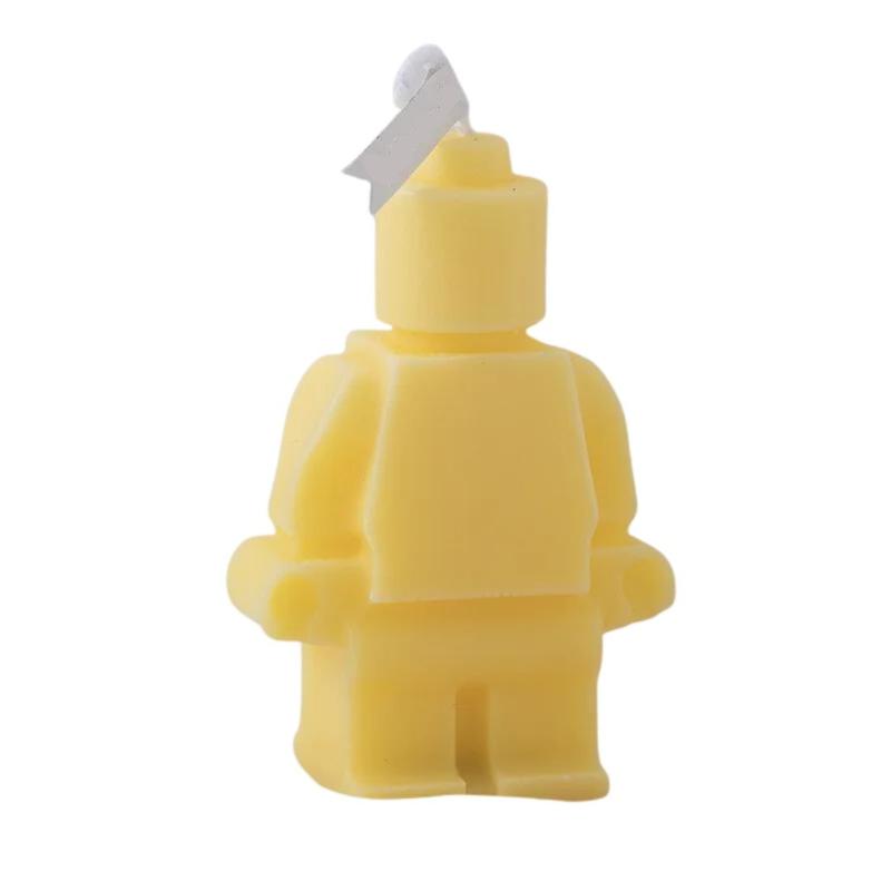 Bougie Décorative Robot, sur fond blanc.